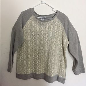 Lace print crew neck